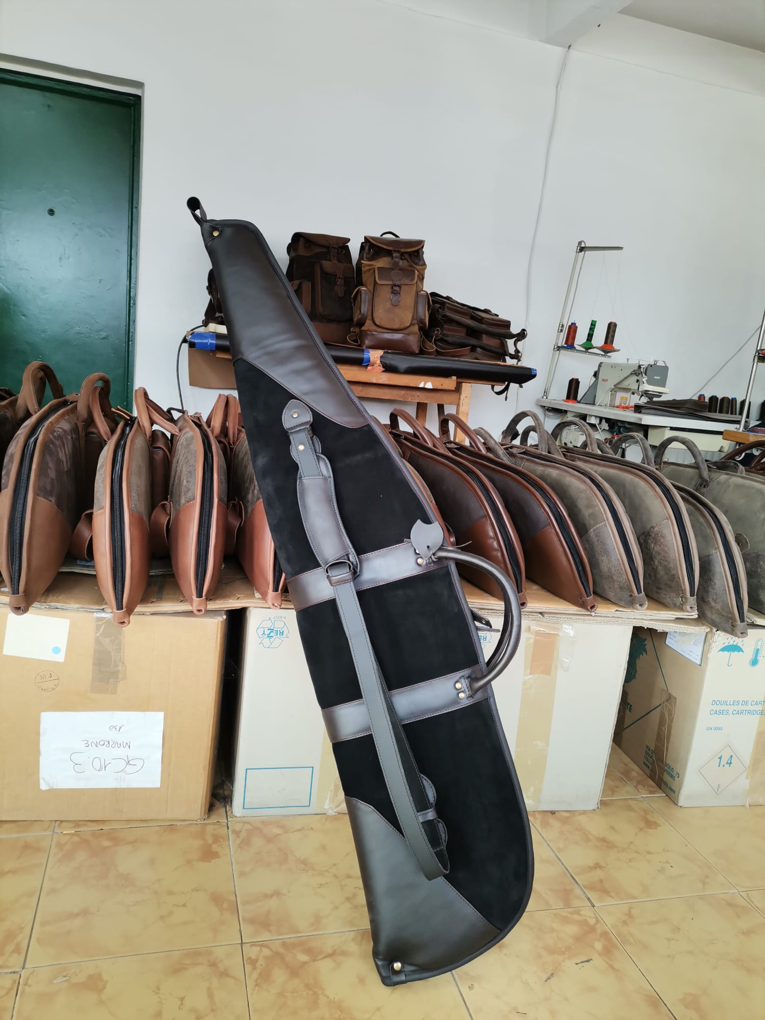 Leather Rifle Case – Midnight Black | Cedar Ridge Collection - Bild 3